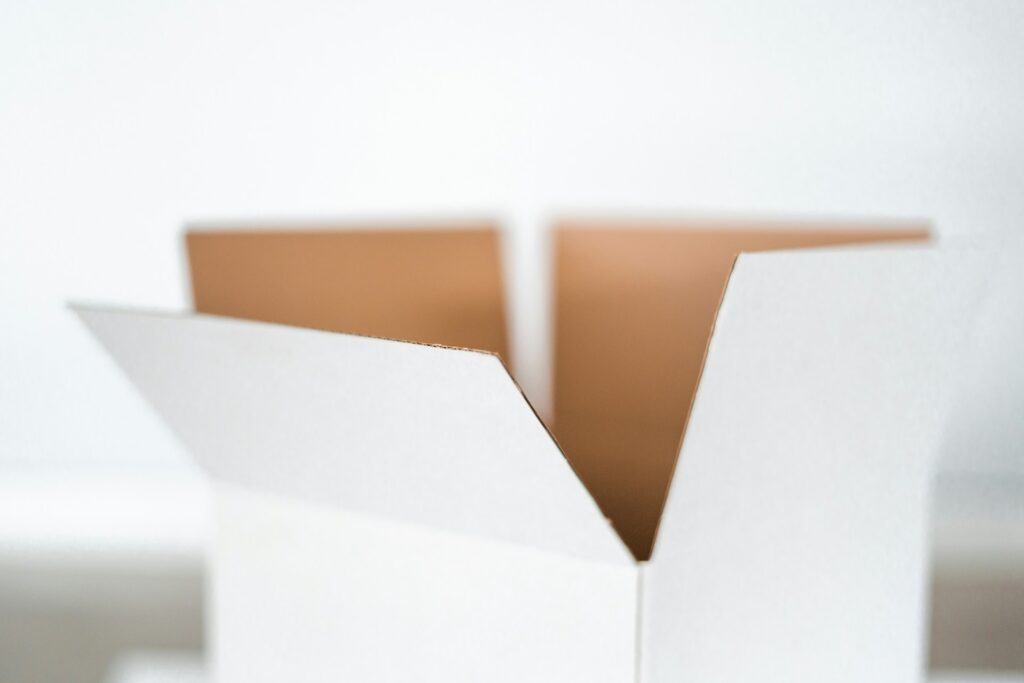 Qual o melhor papel para encapar caixa de papelão? 1 encapar caixa de papelão