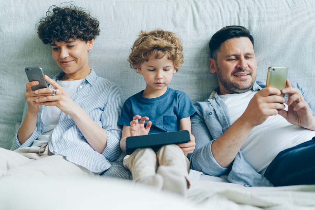Quais atividades de lazer com os filhos para fazer? 4 tablet crianca